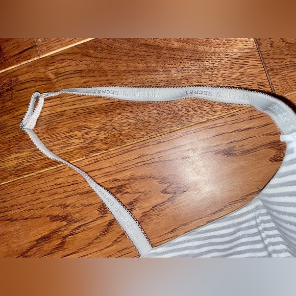 NWOT grey/white striped w shimmery silver body by Victoria secret lined Demi bra - Picture 8 of 16